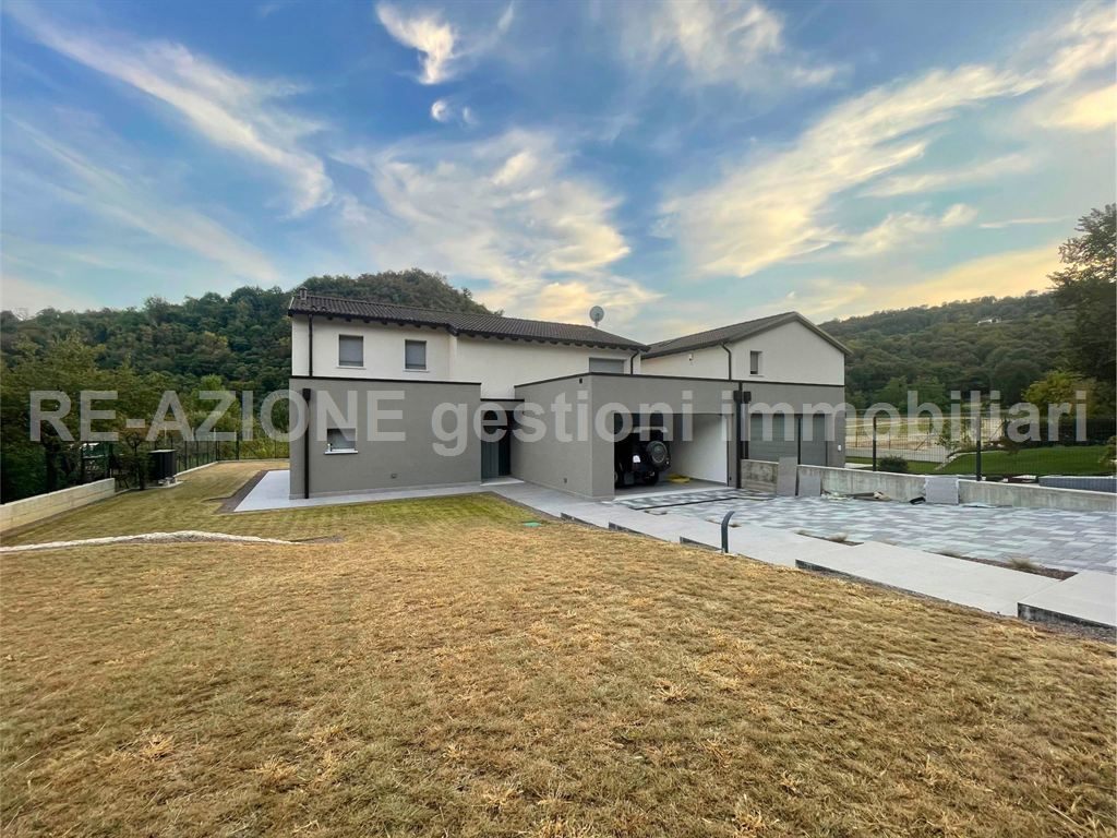 APARTMENT IN SAN ZENO AREA FOR RENT IN COSTABISSARA (VI)